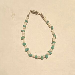 Beaded bracelet with Turquoise Accents